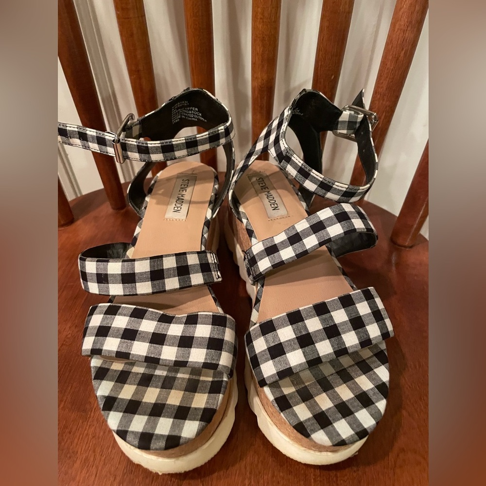 Steven Madden Checkered Sandal Platform